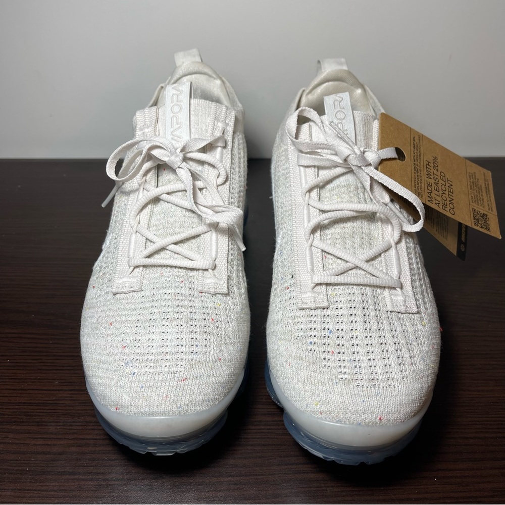 Nike Air VaporMax Flyknit - Picture 2 of 10